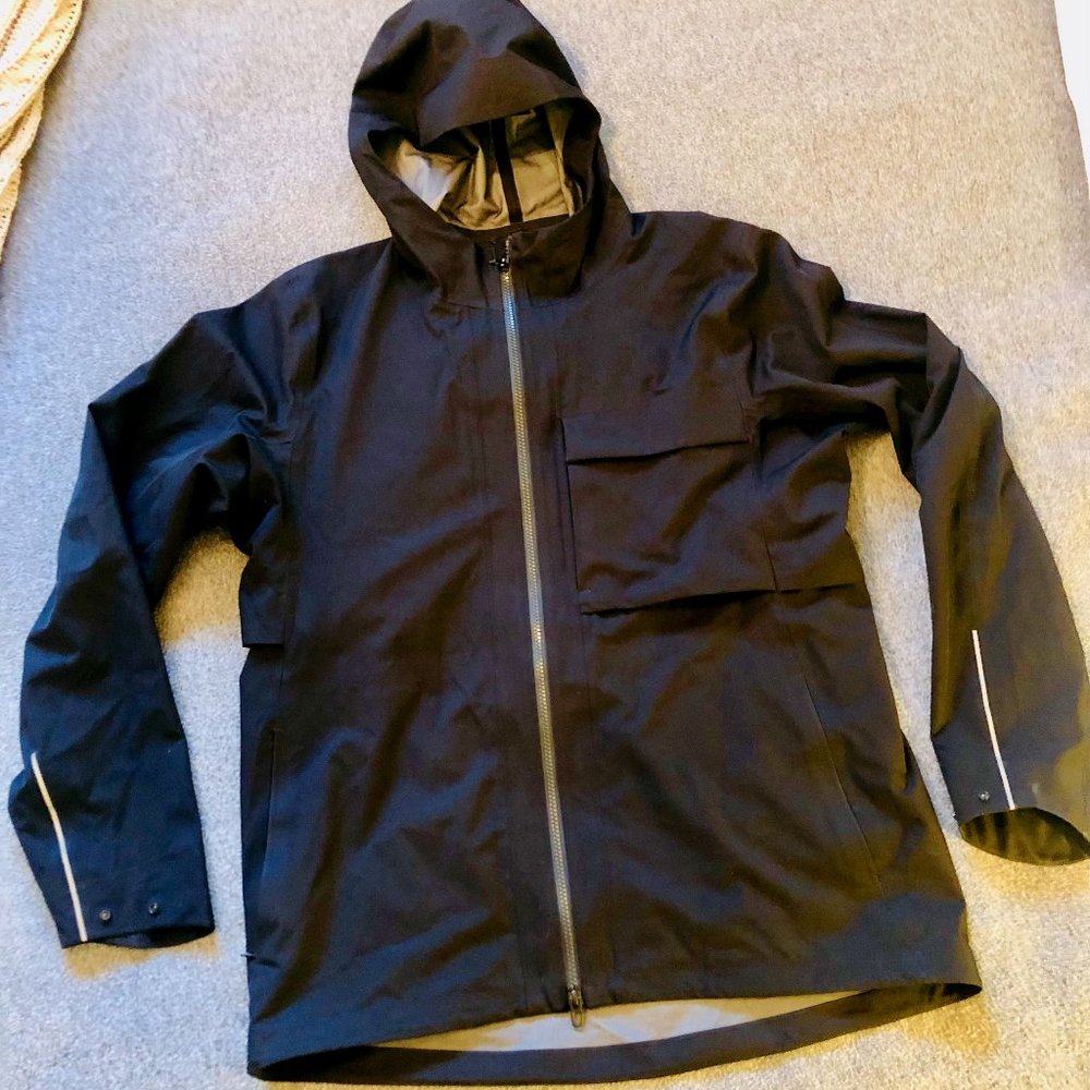 Mens Lululemon Outpour StretchSeal Jacket